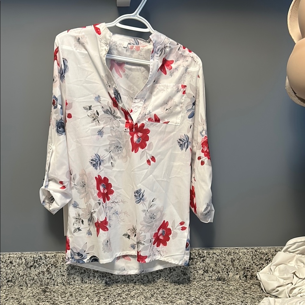 Cream Floral Blouse with Short Sleeves